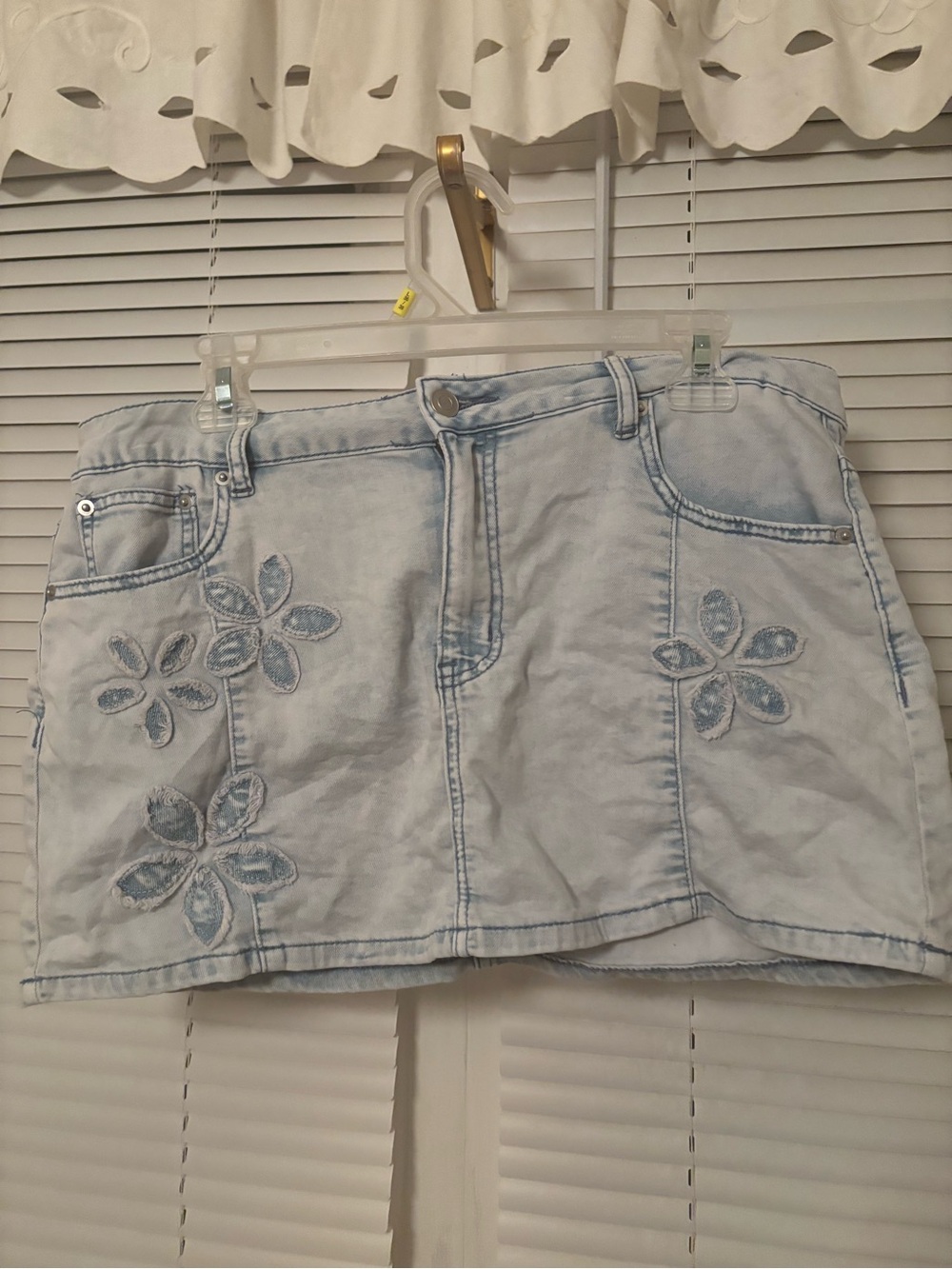 Altar’d State Light Wash Women’s skirt - Pale Blue Denim